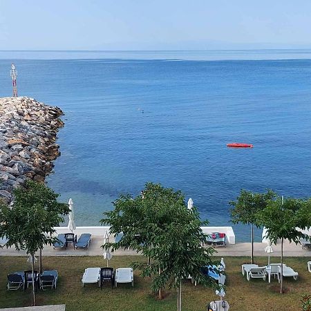 Aparthotel Pansion Alexandros By The Sea Nea Skioni Esterno foto