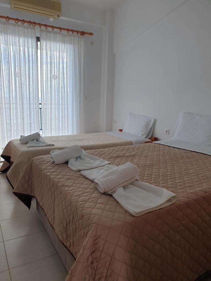 Aparthotel Pansion Alexandros By The Sea Nea Skioni Esterno foto
